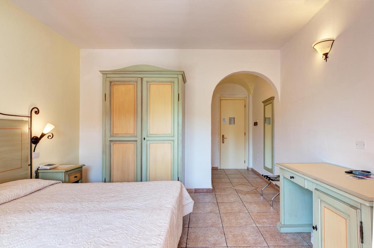 Hotel Li Graniti Baja Sardinya Dış mekan fotoğraf