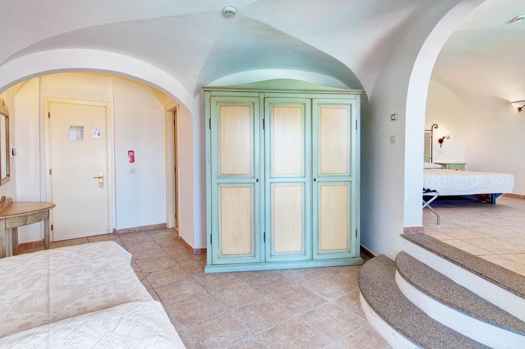 Hotel Li Graniti Baja Sardinya Dış mekan fotoğraf