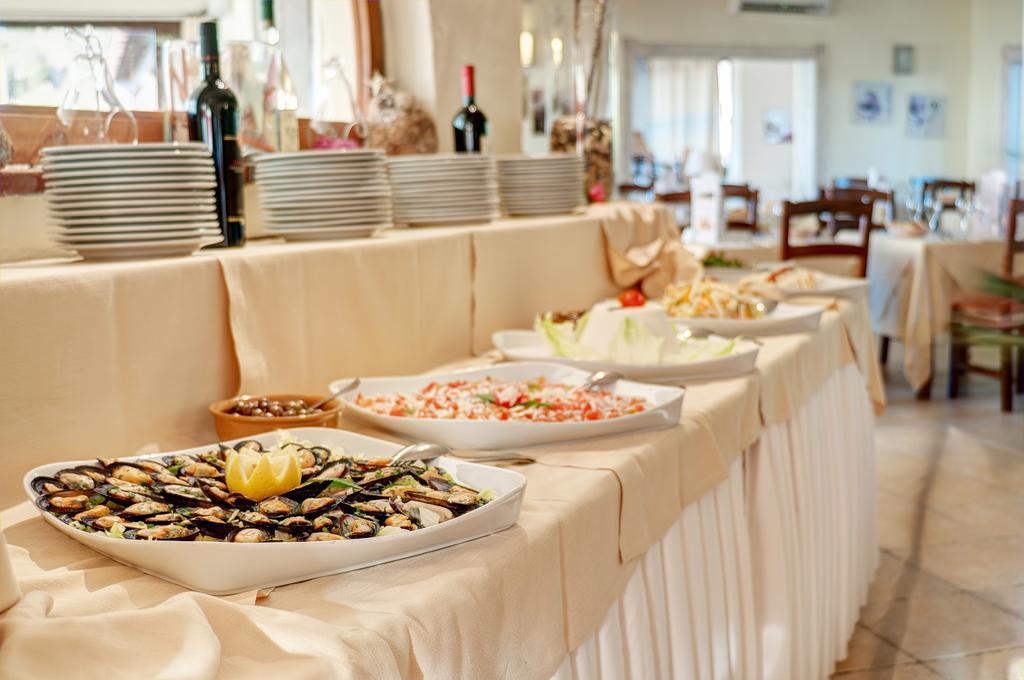 Hotel Li Graniti Baja Sardinya Dış mekan fotoğraf