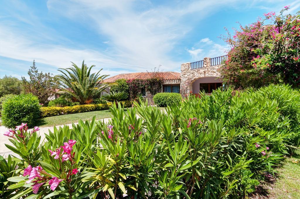Hotel Li Graniti Baja Sardinya Dış mekan fotoğraf